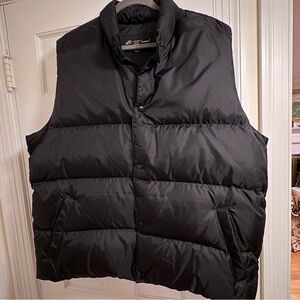 Eddie Bauer Men's Dark Puffer Vest